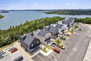 Exterior - Lakefront, Indoor Pool, Hot Tub, Rooftop, Deck, Firepit (Branson)