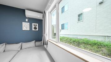 Iron/ironing board, free WiFi