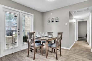 تناول الطعام