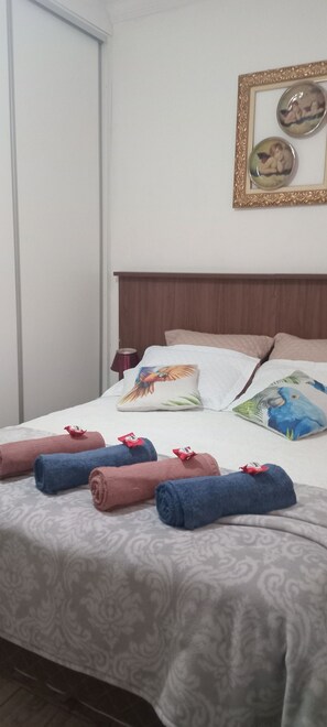 1 bedroom, desk, iron/ironing board, free WiFi