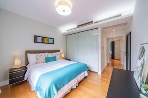 Luxury Suite, 3 Bedrooms, Balcony, City View | Desk, laptop workspace, free WiFi - Tyms 3BR 2BA Apt Xujiahui Center (Shanghai)