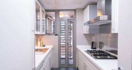 Tyms 3BR 2BA Apt Xujiahui Center