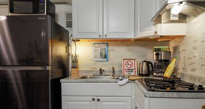 Basement Suite- 1BR / 1BA/shared space