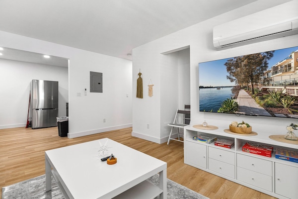 Signature Apartment, City View | Living area