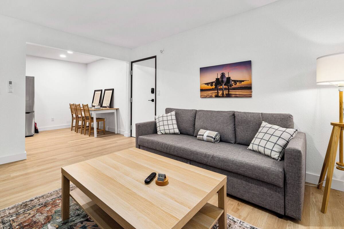 Apartamento empresarial, vista para a cidade | Área de estar