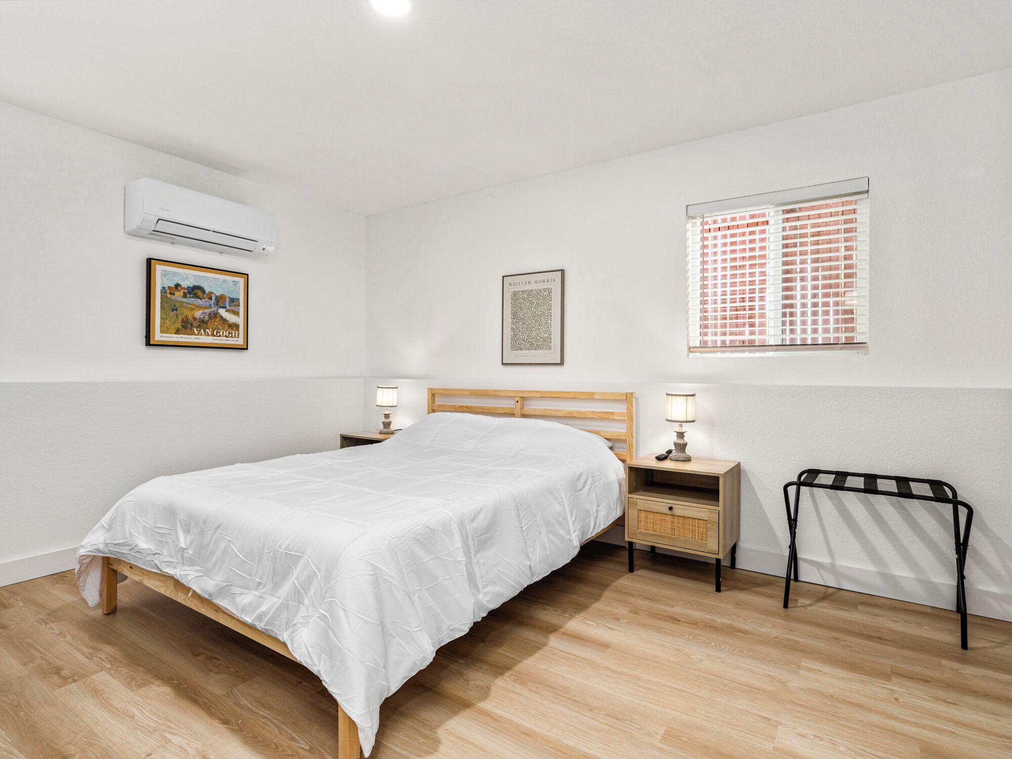 Economy Apartment, City View | Desk, laptop workspace, iron/ironing board, free WiFi