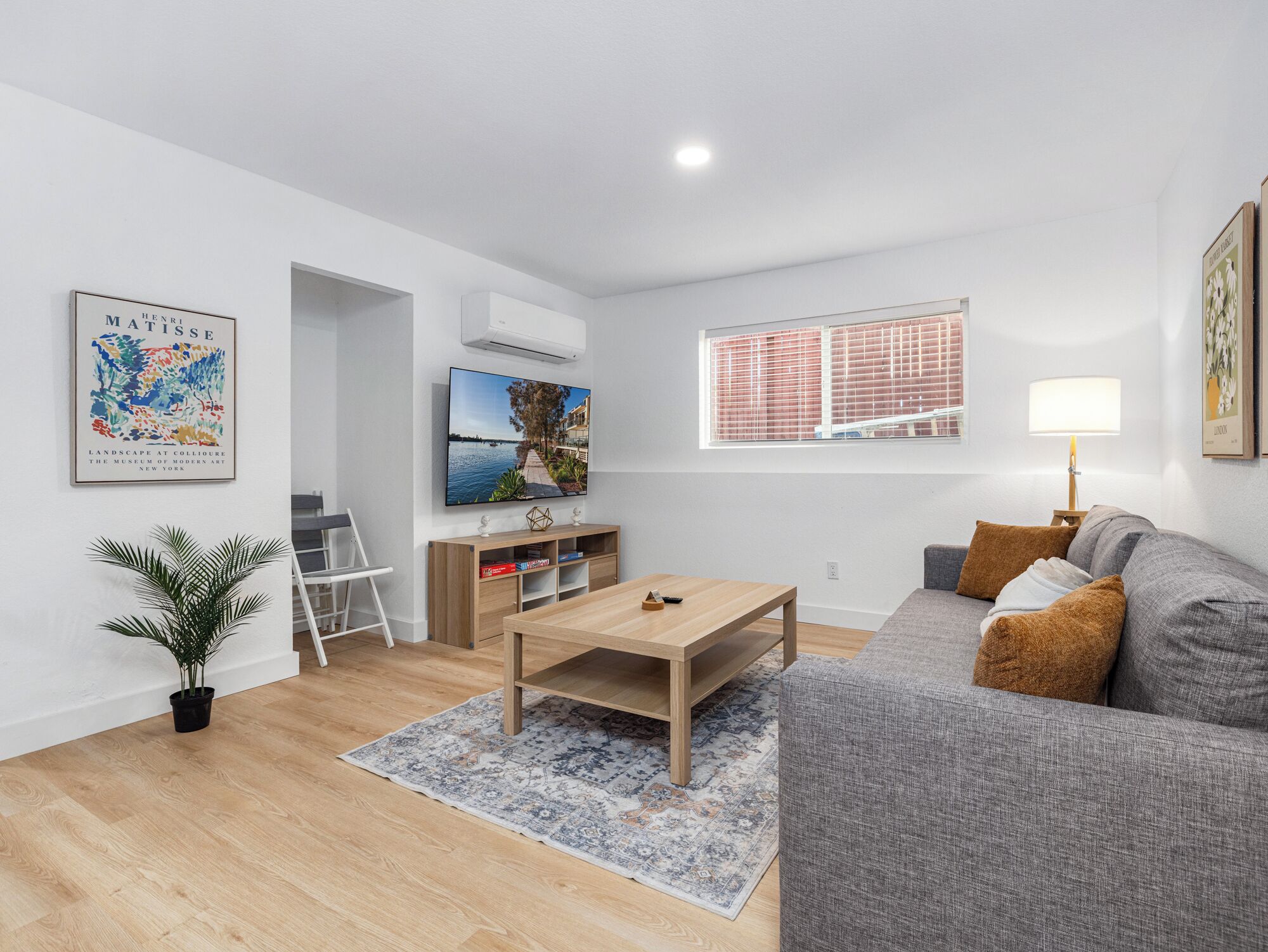 Economy Apartment, City View | Living area