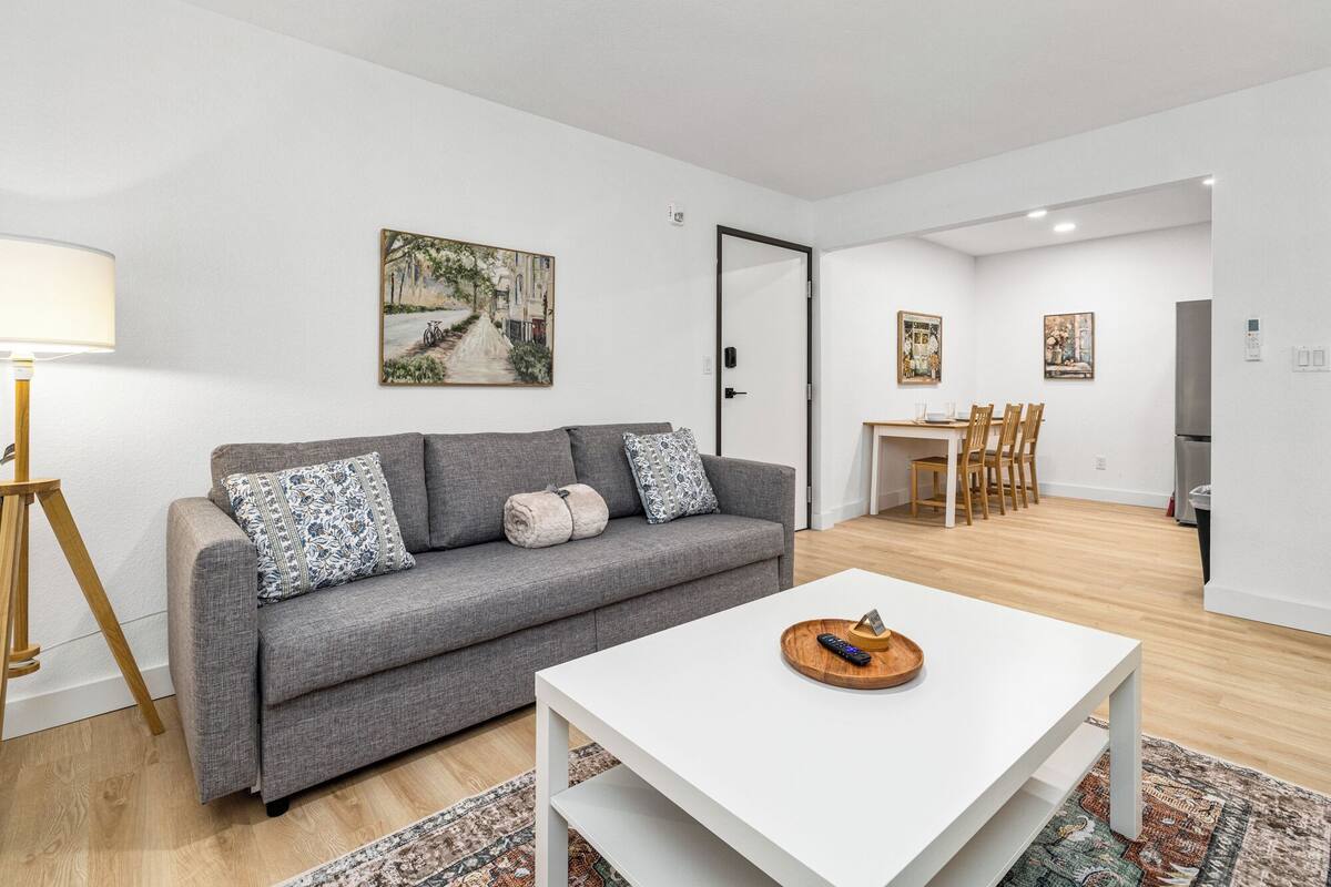 Apartamento luxo, vista para a cidade | Área de estar