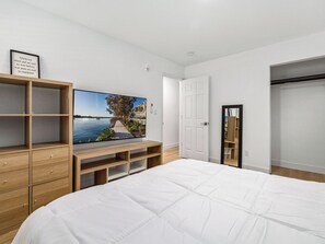 Business Apartment, City View | Desk, laptop workspace, iron/ironing board, free WiFi - Casitas en Pueblo - Central Lofts (Pueblo)