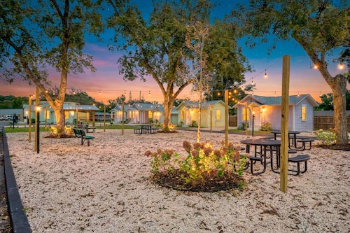 Sunny Pensacola Studio Near Beach & Downtown