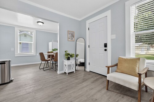 Cozy Stay and Modern Comforts Unit 14