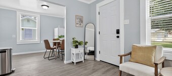 Cozy Stay and Modern Comforts Unit 14