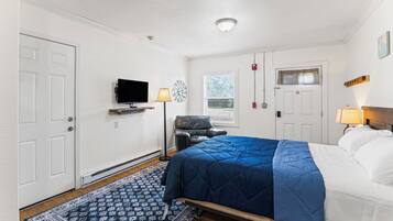 1 habitación, tabla de planchar con plancha, wifi gratis y ropa de cama