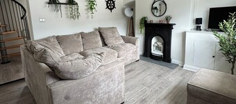 Cottage - Sleeps 4 - Pets Ok - Garden - Parking