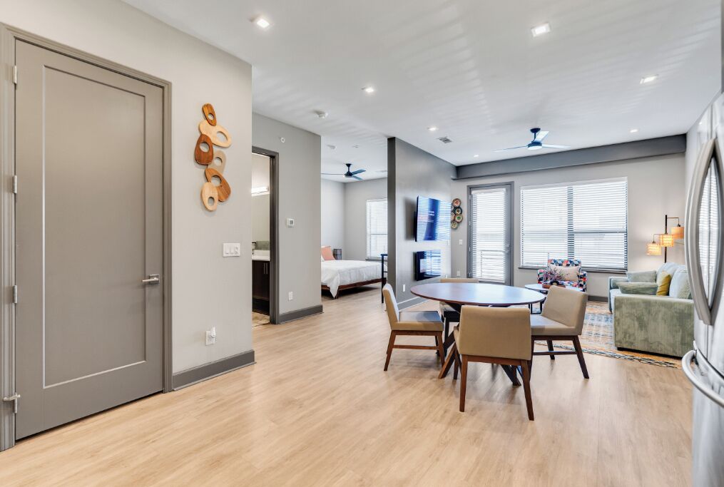 1 soverom, skrivebord, strykejern/-brett og wi-fi (inkludert)