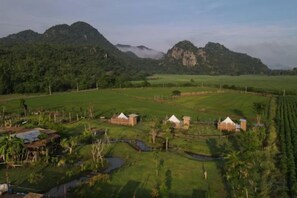 Unclassified image, 2 of 24, button - Khao Poon Camping (Kanchanaburi)