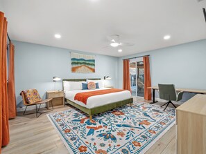 4 habitaciones, escritorio y tabla de planchar con plancha 