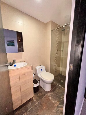 Shower, towels, soap, toilet paper - M&C Apartment The best place to rest, quiet and safe. (Cartagena de Indias)
