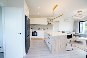 Room service – dining - Northland Nest by Aotearoa Escapes (Whangārei)