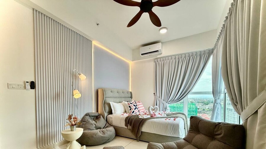 ICC Luxury Suites By Grab A Stay