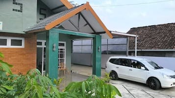 Bagian depan properti
