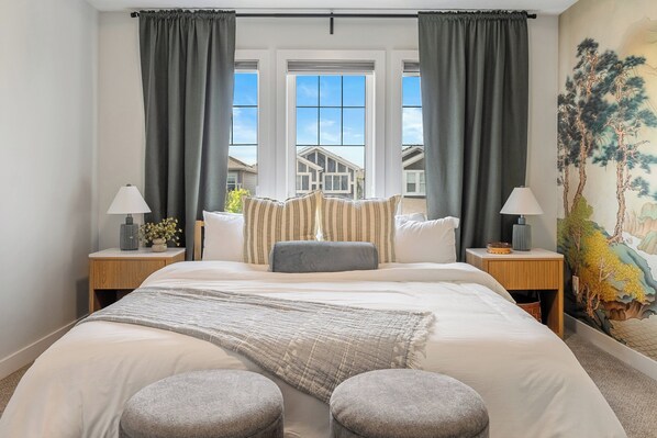 4 bedrooms, desk, iron/ironing board, free WiFi