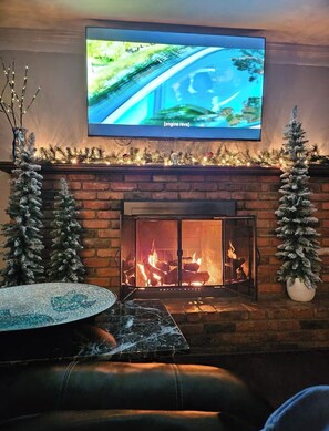 Interior - Lake Life - Peaceful and Quiet (Lake Orion)