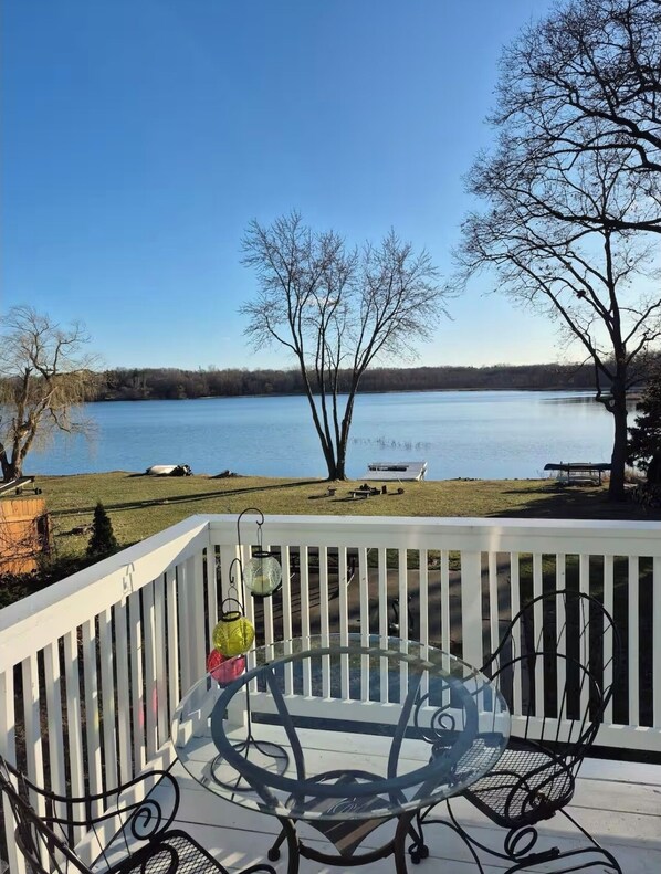 Outdoor dining - Lake Life - Peaceful and Quiet (Lake Orion)