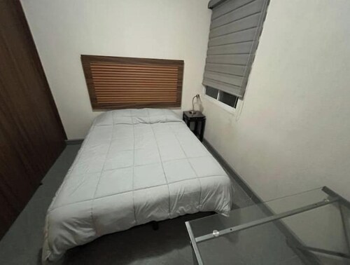 Almaterra Apartment, Tower 52, F