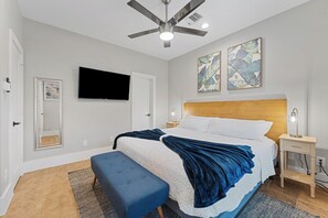 3 habitaciones, escritorio, tabla de planchar con plancha y wifi gratis 