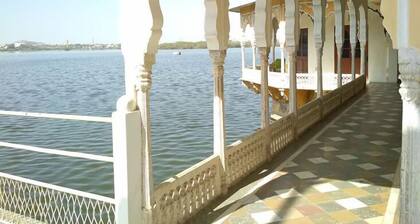 Phool Mahal Palace