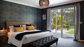 4 bedrooms, WiFi, bed sheets