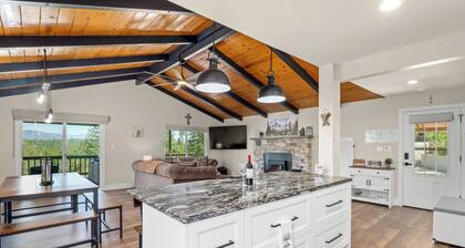9 Acre Mountain Escape with Hot Tub, Game Room, Fire Pit, BBQ