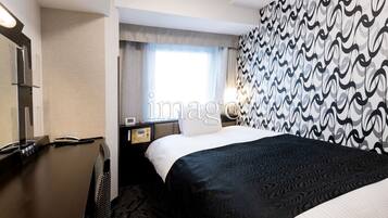 書桌、手提電腦工作空間、遮光窗簾/窗簾、免費 Wi-Fi