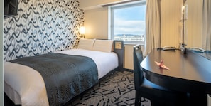 Desk, laptop workspace, blackout drapes, free WiFi