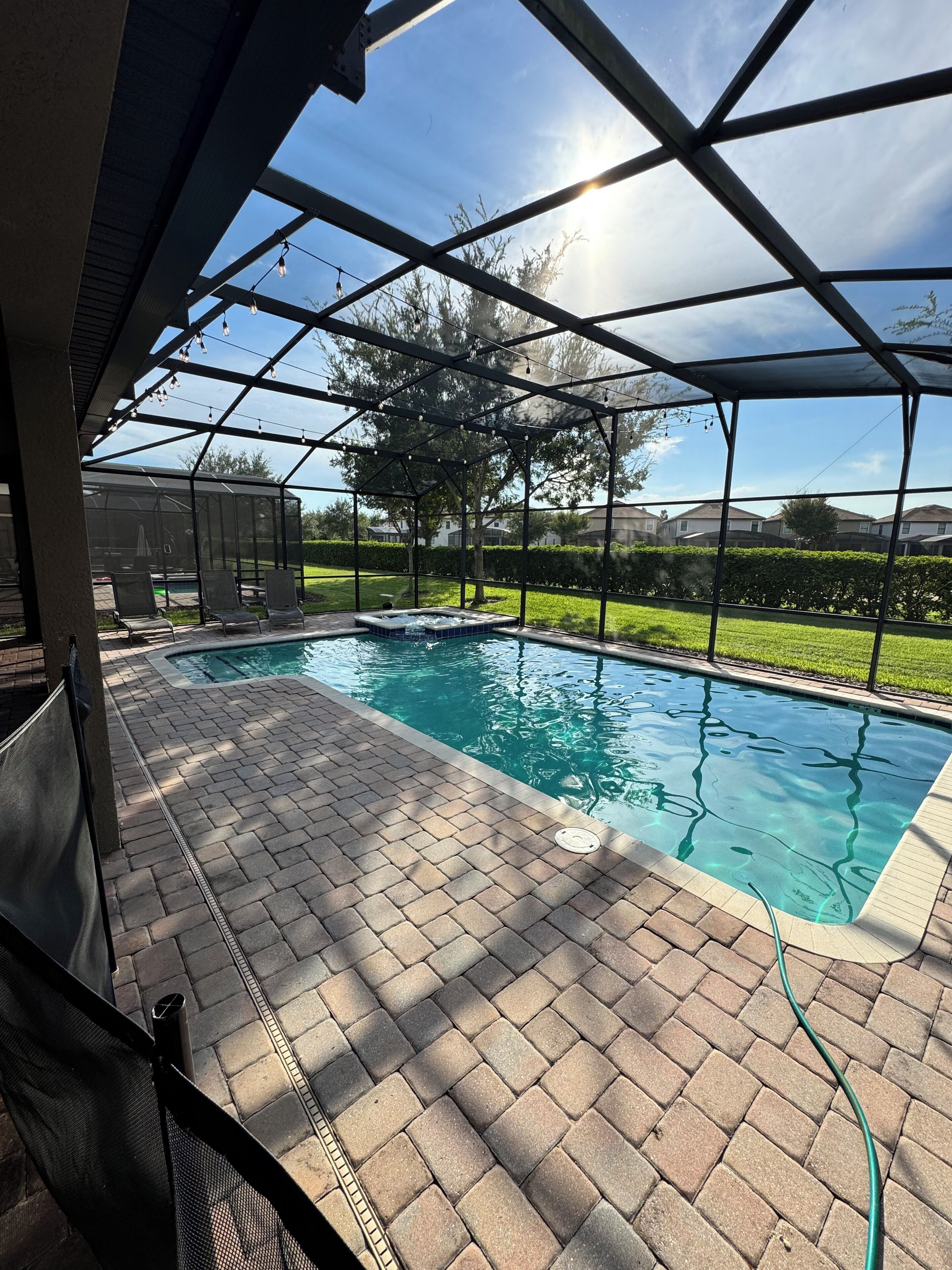 Una piscina techada, una piscina climatizada