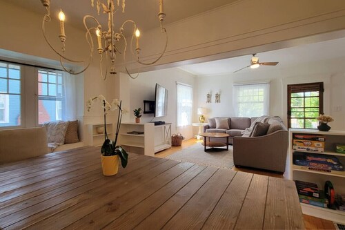 Rosewood Landing- Hot tub & Sauna- Sleeps 10