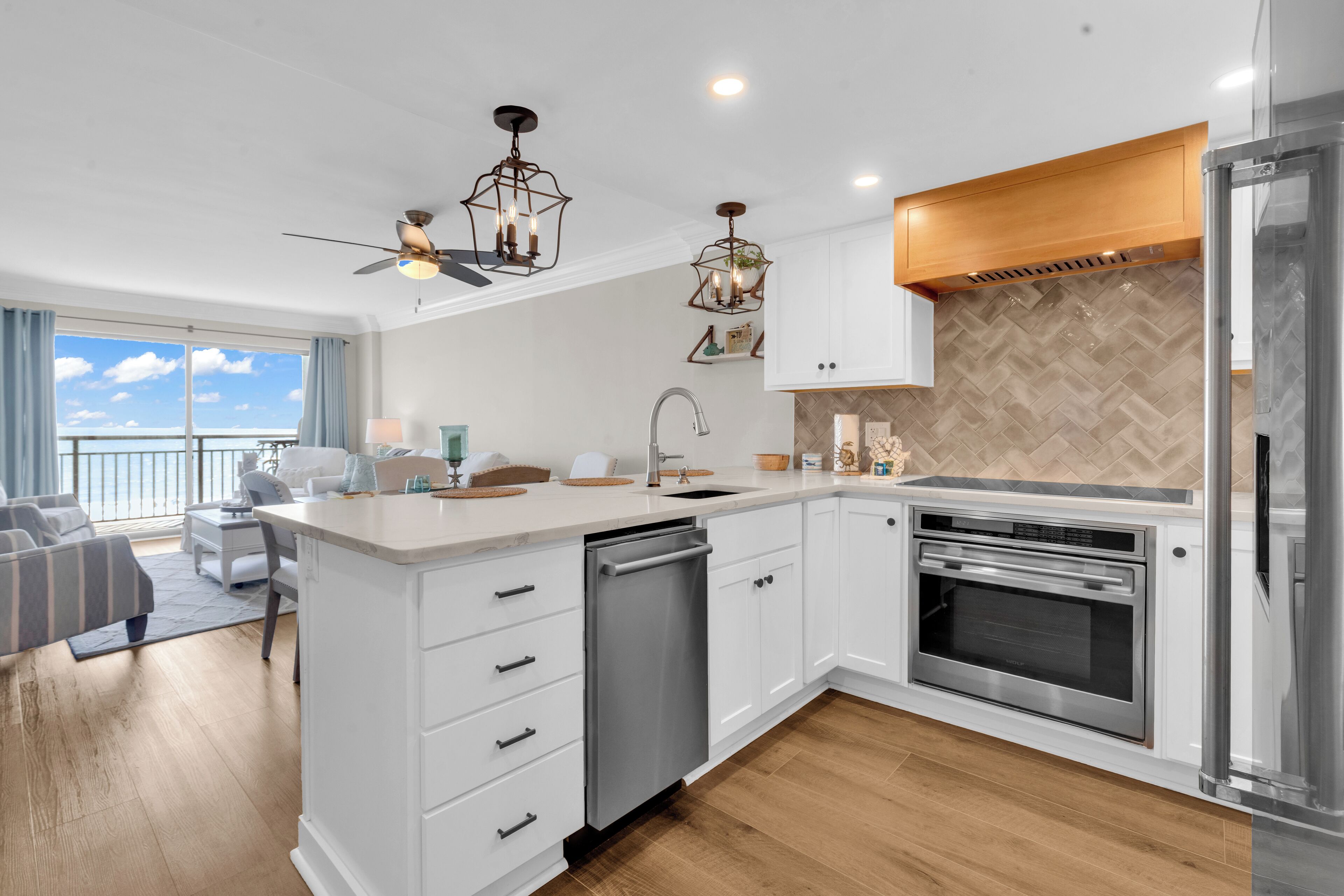 Signature-Apartment, 2 Schlafzimmer, Balkon, Meerblick | Eigene Küche