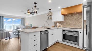 Signature Condo, 2 Bedrooms, Balcony, Ocean View | Private kitchen | Fridge, microwave, oven, stovetop