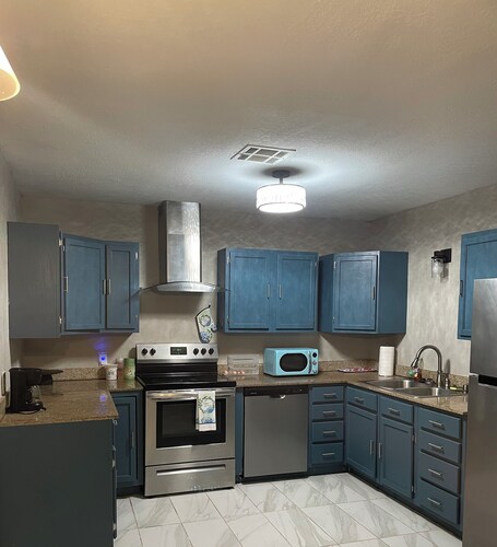 Charming 3-bedroom Chicken Cottage