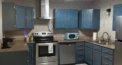 Charming 3-bedroom Chicken Cottage