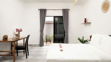 Deluxe Double Room, 1 King Bed, Balcony, Pool View | Free WiFi