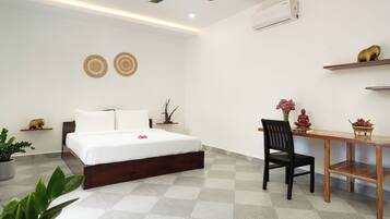 Deluxe Double Room, 1 Bedroom, Pool View | Free WiFi
