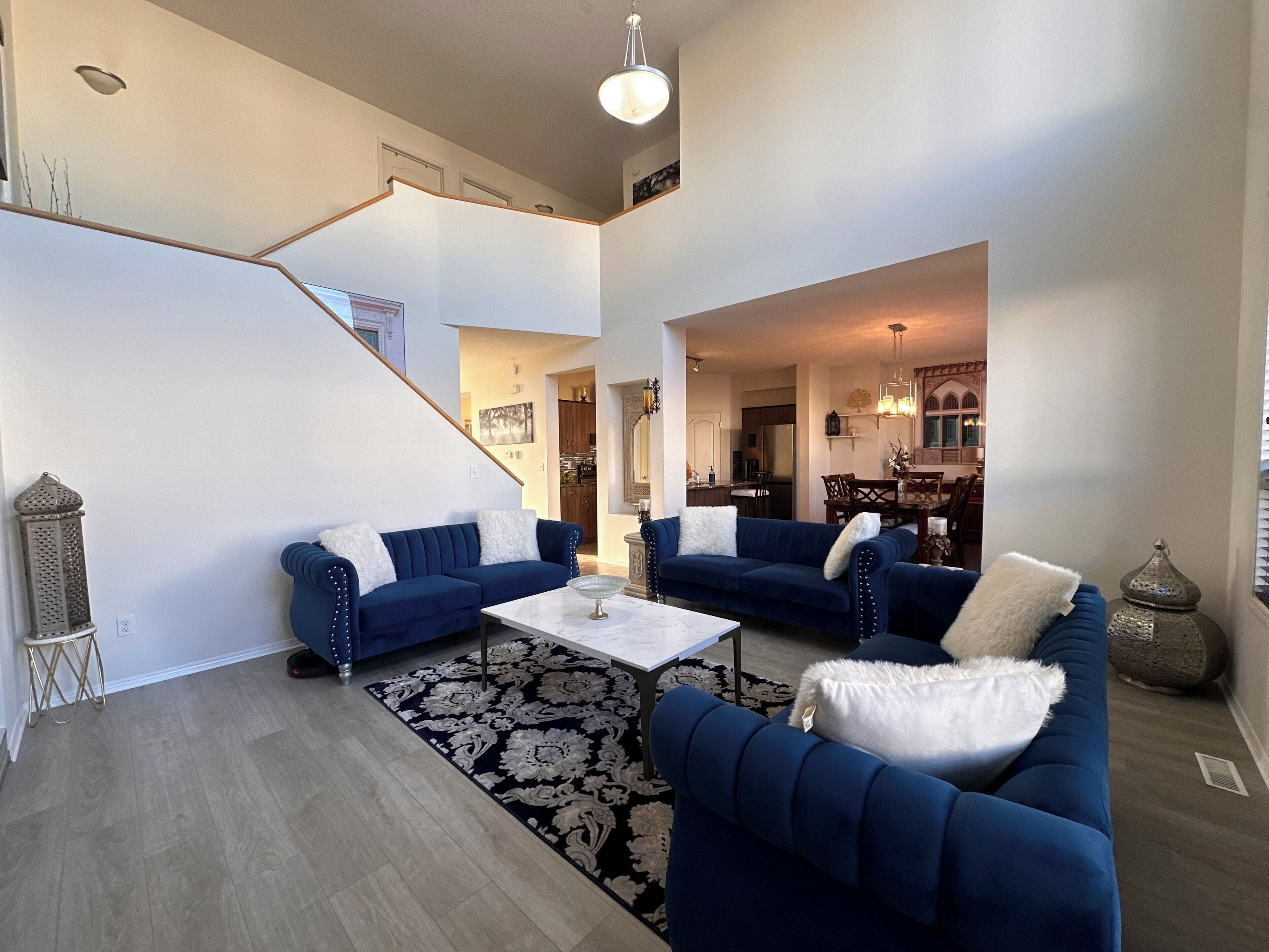 Televisión y chimenea 