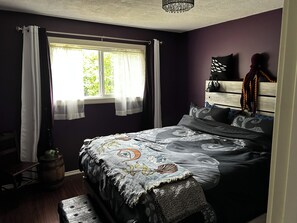 WiFi, bed sheets