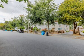 المنطقة المحيطة بالمنشأة