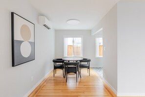 Dining - Blueground | Menlo Park, view, nr Menlo Park Park (Menlo Park)