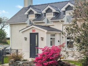 Exterior - 2 bedroom accommodation in Llanfyrnach (Llanfyrnach)
