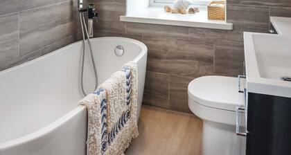 2 bedroom accommodation in Llanfyrnach