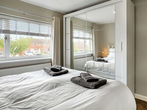 4 bedrooms, free WiFi